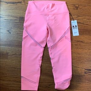 Alo-Yoga pink leggings—nwt